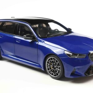 Model auta BMW M5 TOURING MARINA BAY BLUE METALLIC 2024.