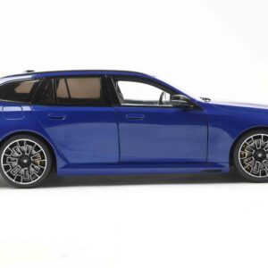 Model auta BMW M5 TOURING MARINA BAY BLUE METALLIC 2024.