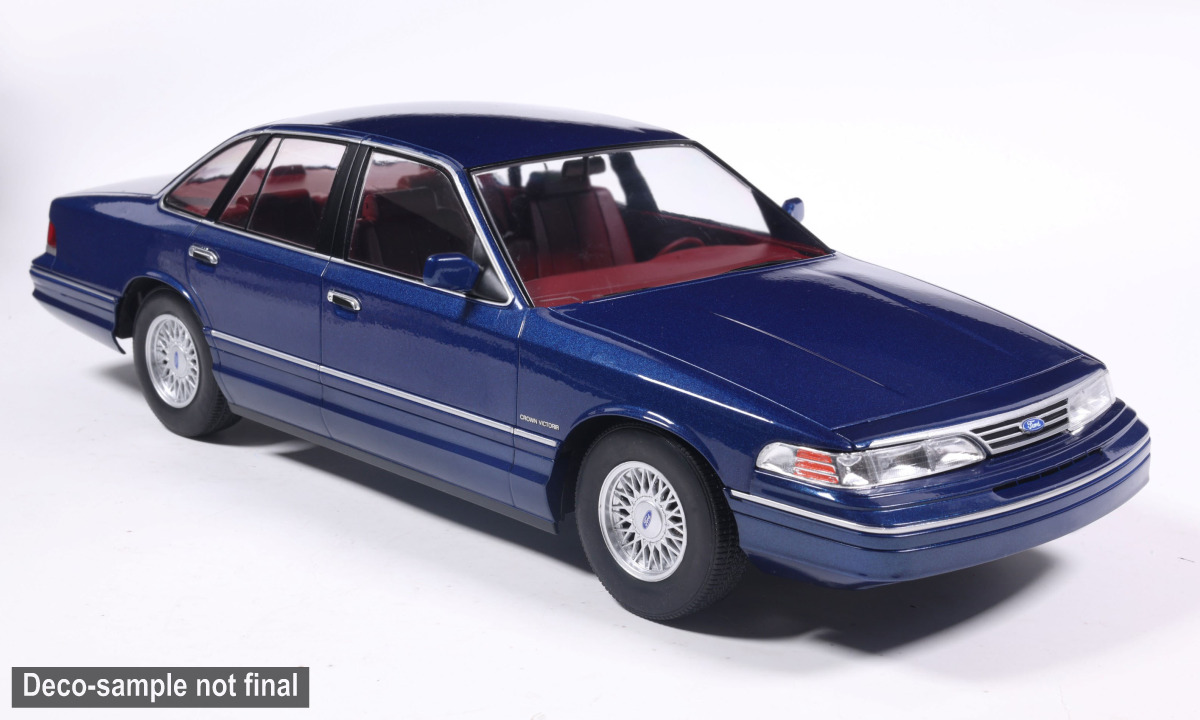 Model auta Ford Crown Victoria, tmavo modrá, 1993 Model auta Ford Crown Victoria, tmavo modrá, 1993