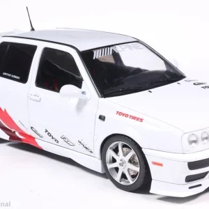 Model auta VW Vento / Jetta Custom, biela, 1992. Mierka 1:18.
