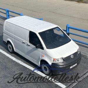 Model auta Volkswagen T5, biela, 2010