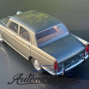 Model auta Peugeot 404