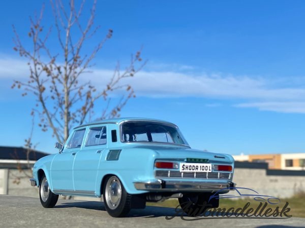 Skoda 100L
