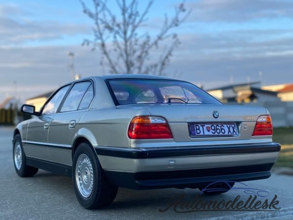 Model auta BMW 740i E38 1994