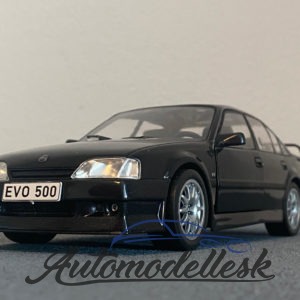 Model auta Opel Omega Evolution 500.