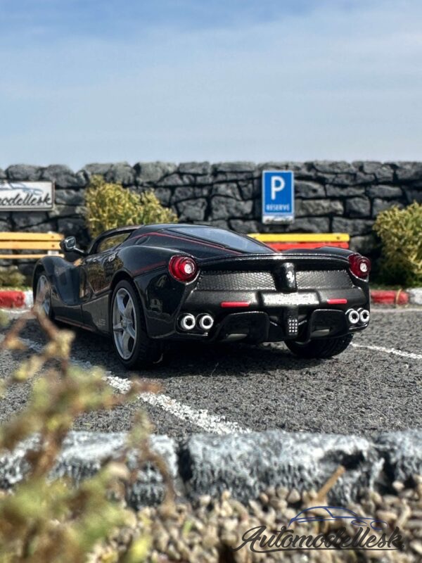 Model auta LaFerrari Aperta, čierna, 2016
