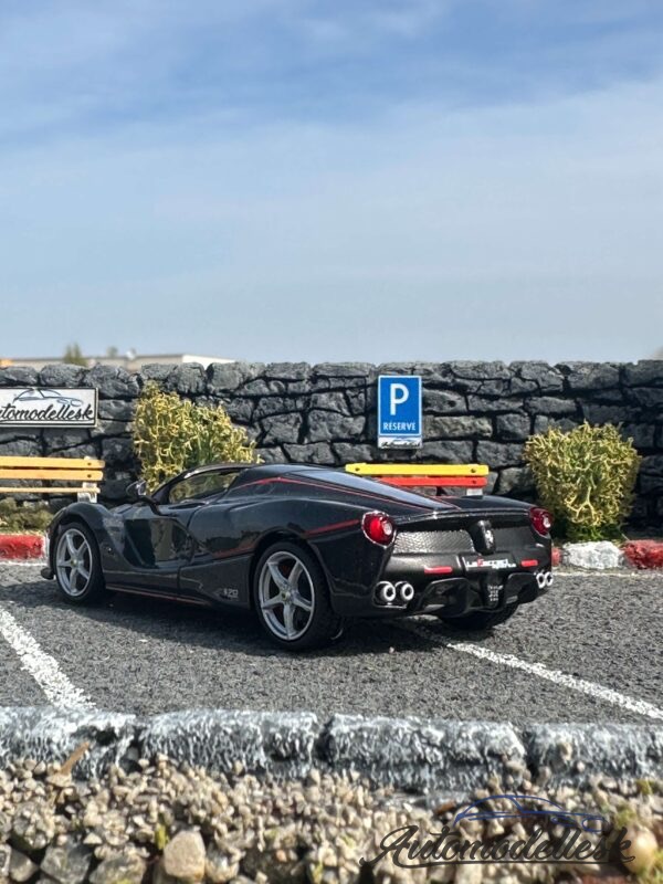 Model auta LaFerrari Aperta, čierna, 2016