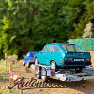 Model prepravnik na prevoz aut - strieborný