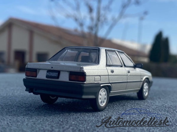 Model auta Renault 9RL, 1994