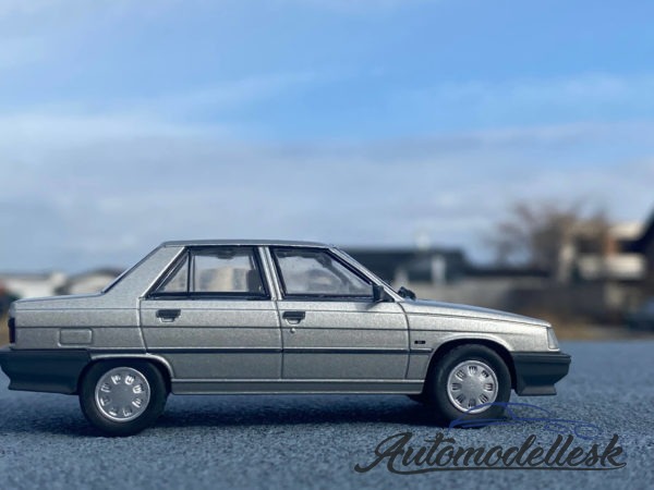 Model auta Renault 9RL, 1994