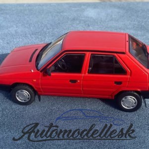 Model auta Škoda Favorit, červená 1989