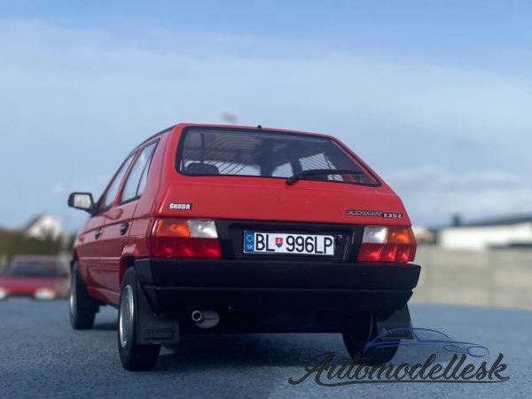 Model auta Škoda Favorit, červená 1989