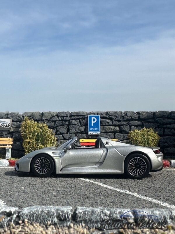 Porsche 918 Spyder - 2013