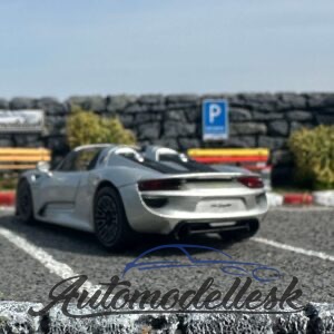 Porsche 918 Spyder - 2013