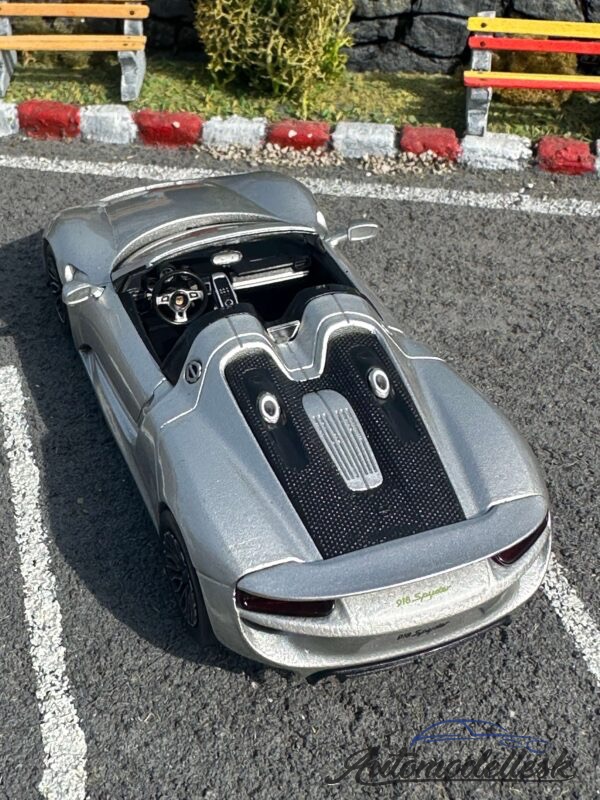 Porsche 918 Spyder - 2013
