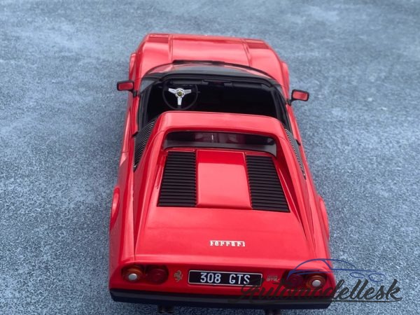 Model auta Ferrari 308 GTS, 1977