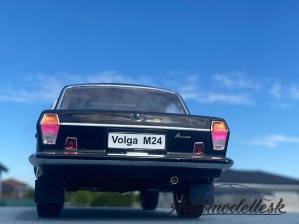 Model auta VOLGA M24