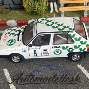 Model auta rally Škoda Favorit