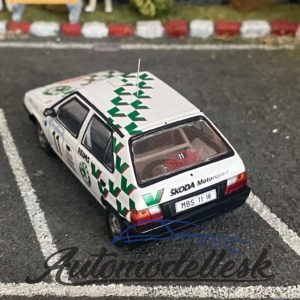 Model auta rally Škoda Favorit,