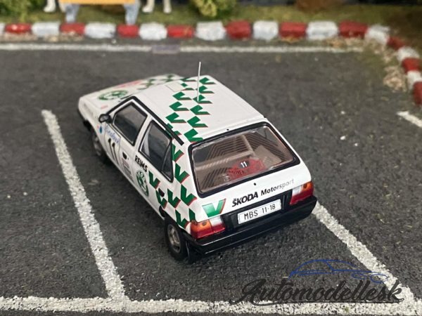 Model auta rally Škoda Favorit,