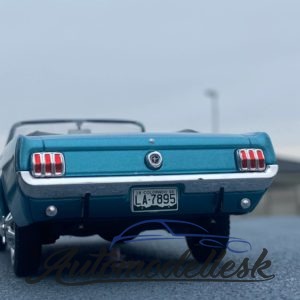 Model auta Ford Mustang Convertible