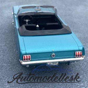 Model auta Ford Mustang Convertible