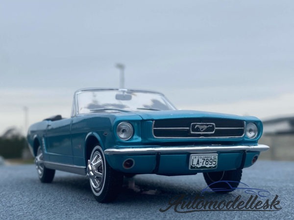 Model auta Ford Mustang Convertible