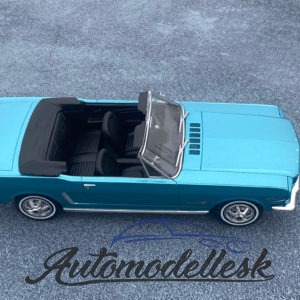 Model auta Ford Mustang Convertible