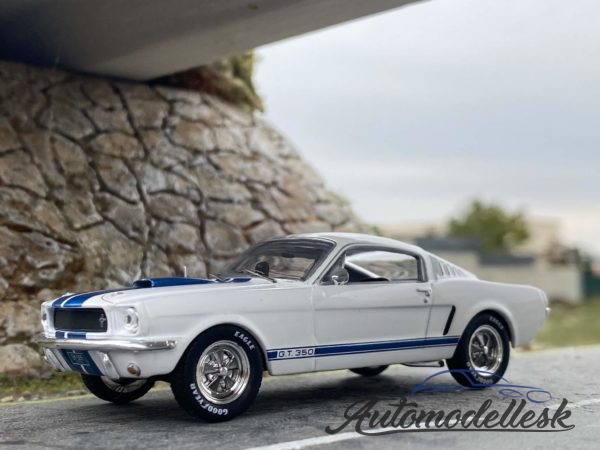 Model auta Ford Mustang Shelby GT 350