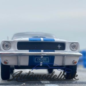 Model auta Ford Mustang Shelby GT 350