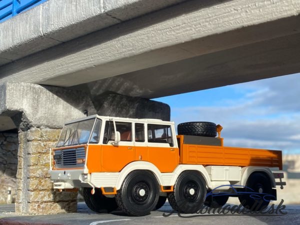 Tatra 813,6x6, oranžová/biela, 1968