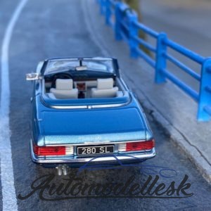 Model auta Mercedes 280 SL