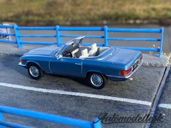 Model auta Mercedes 280 SL