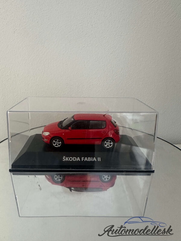 Model auta Škoda Fabia II, červená