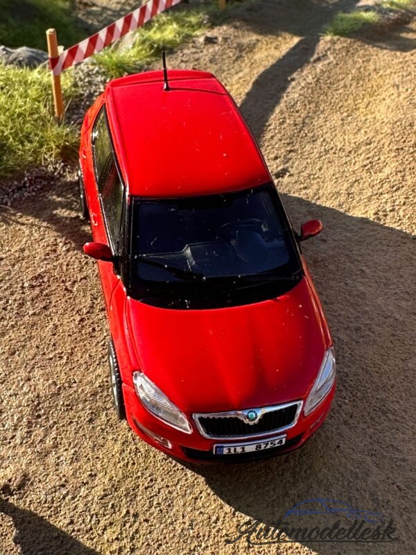 Model auta Škoda Fabia II, červená