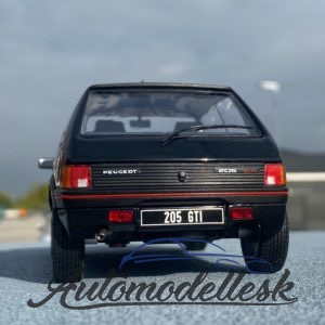 Model auta Peugeot 205 GTI