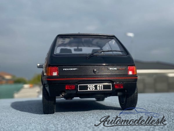 Model auta Peugeot 205 GTI