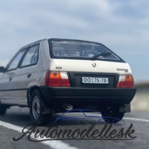 Model auta ŠKODA FAVORIT GLX