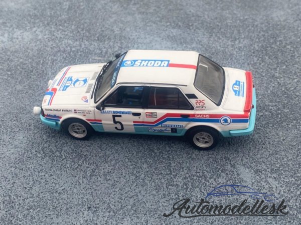Model auta rally Škoda 130L