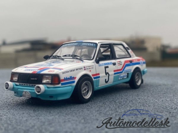 Model auta rally Škoda 130L