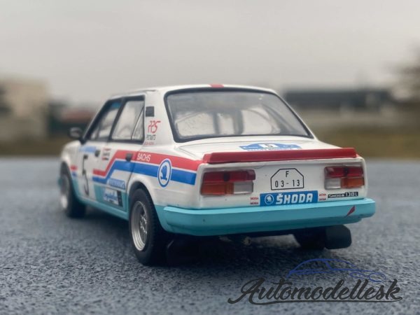 Model auta rally Škoda 130L