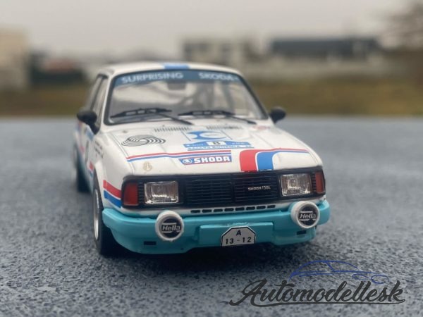 Model auta rally Škoda 130L