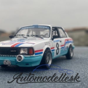 Model auta rally Škoda 130L