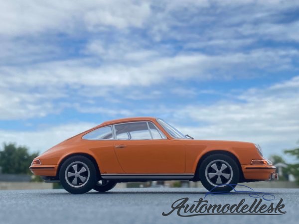 Model auta Porsche 911 S,