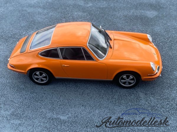 Model auta Porsche 911 S,