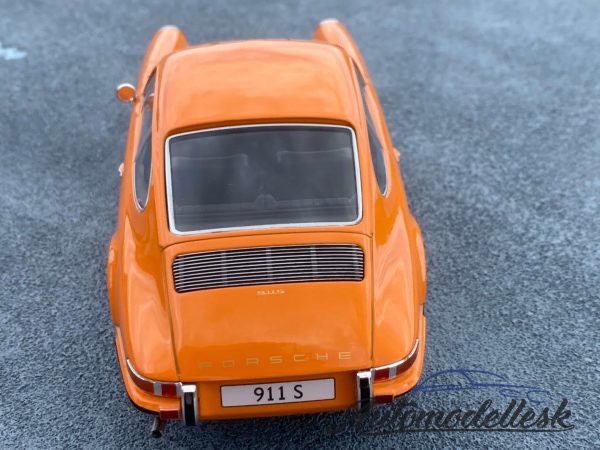 Model auta Porsche 911 S,