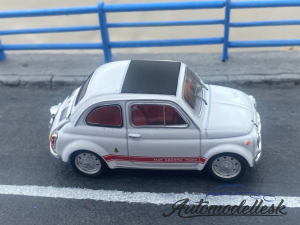 Model auta Fiat Abarth 595 SS