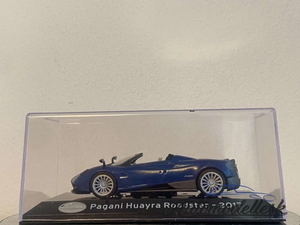 Model auta Pagani Huayra Roadster 2017