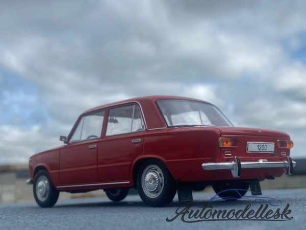 Model auta Lada 1200