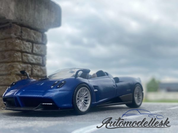 Model auta Pagani Huayra Roadster 2017